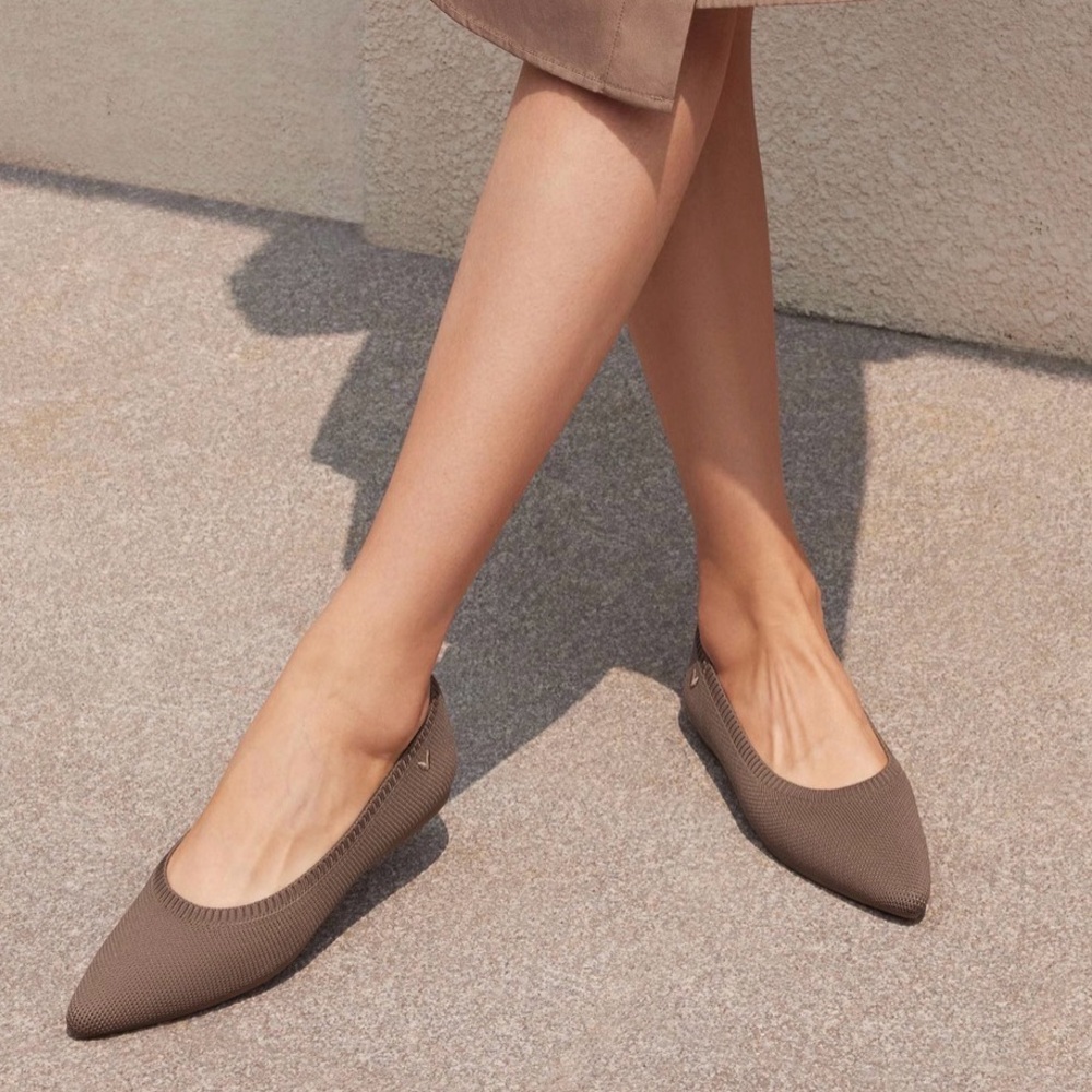 Vivaia Pointed-Toe Ballet Flats